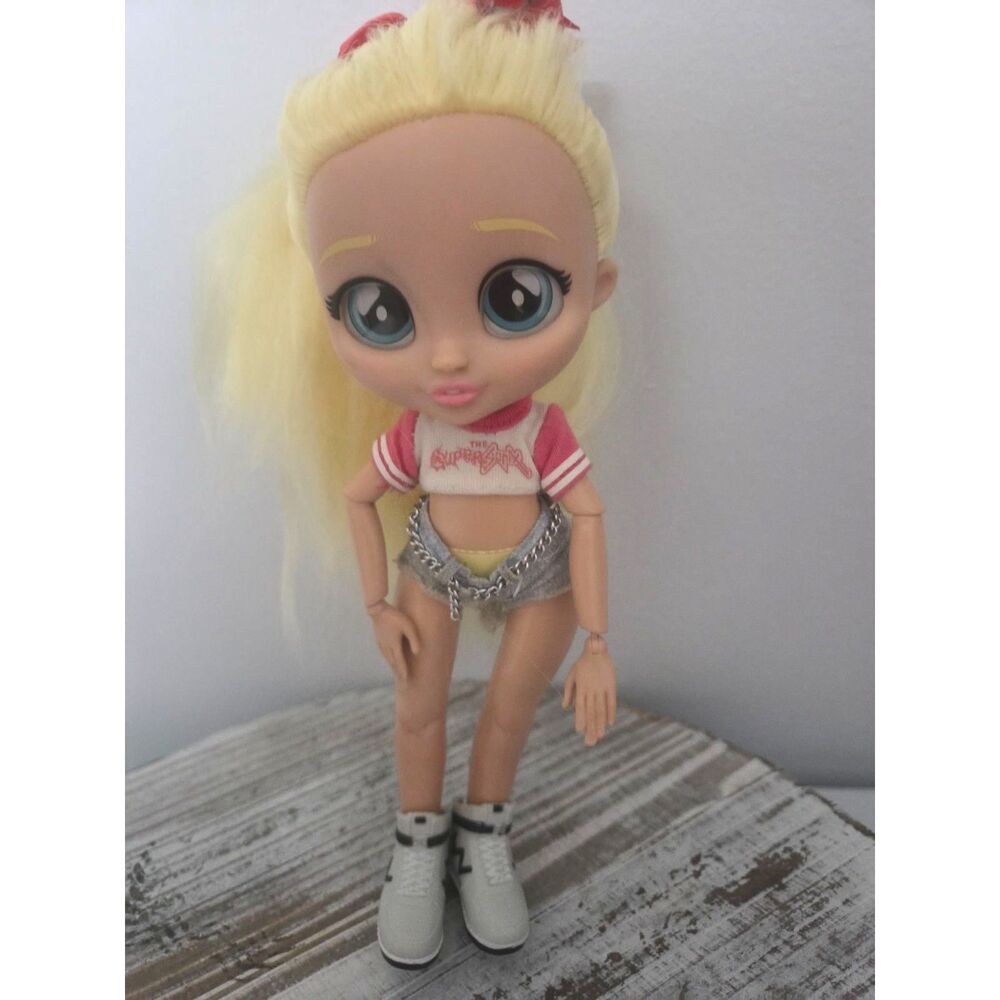 OMG and BFF Fashion Dolls with Yellow, Blue and Pink Hair. Including Outfits. - Picture 2 of 6